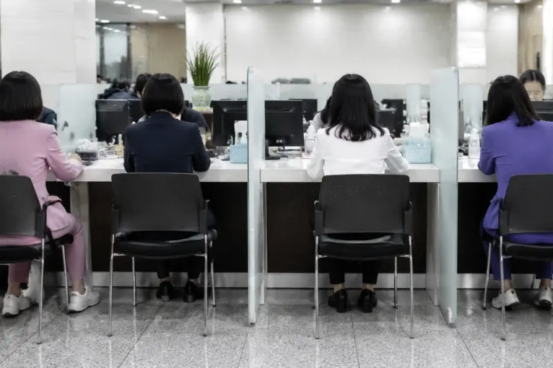 지방선거 후보 등록 첫날, 여성 후보 29.9%가 보여준 한국 정치의 변화