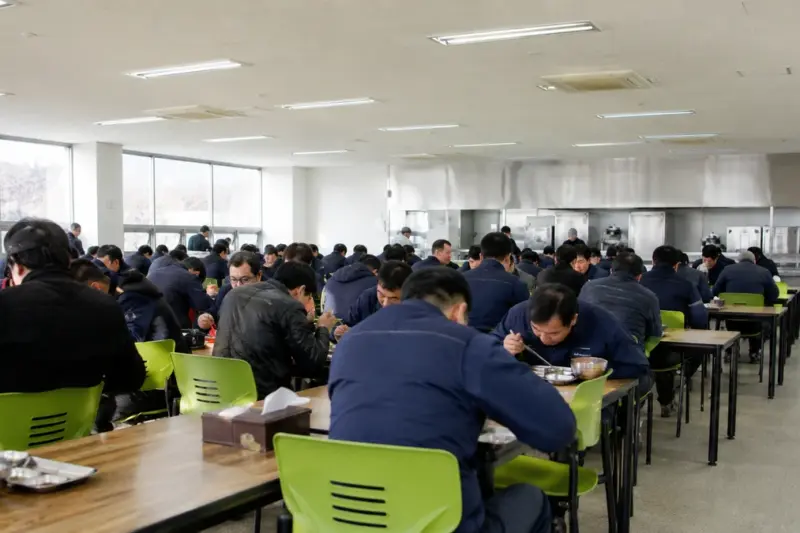 영종도 버스차고지 구내식당 집단 식중독 의심…대중교통 차질 우려
