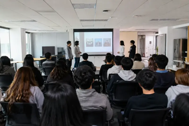 교실 안으로 들어온 K팝, 오늘의 한국 연예 뉴스가 된 이유