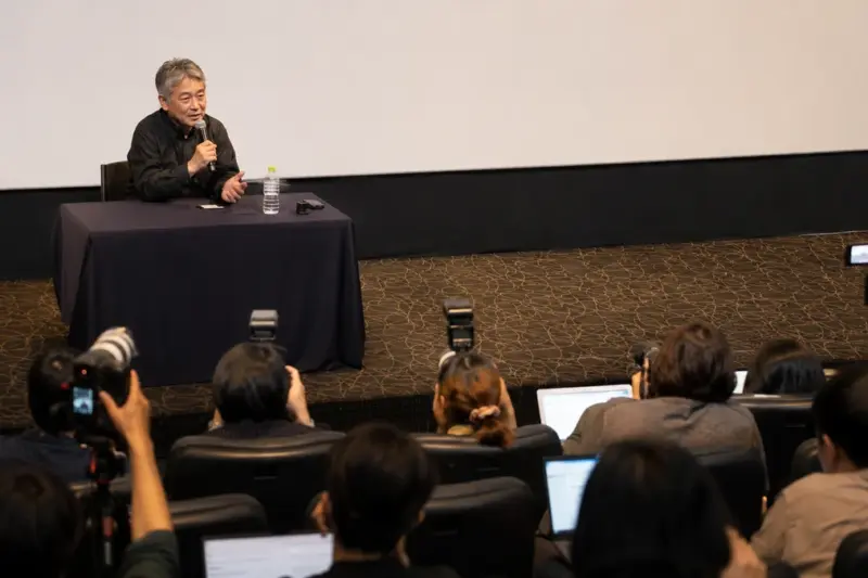 고레에다 히로카즈, 1년 만의 서울…‘상자 속의 양’으로 전한 한국 향한 애정