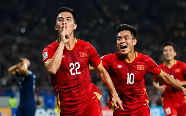 김상식호 베트남, 현대컵 결승 1차전서 태국에 2-0 승리