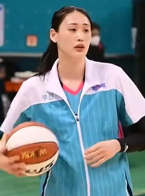 강이슬 23점·이명관 24점 합작, 우리은행 박신자컵 4강 진출