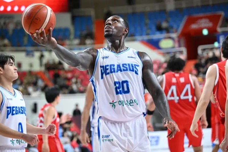 원주 DB, 부산 KCC에 85-79 승리…시즌 2승 1패